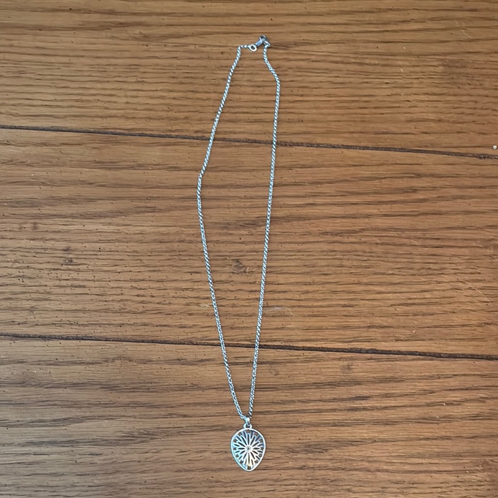 Elegant Silver Pendant Necklace